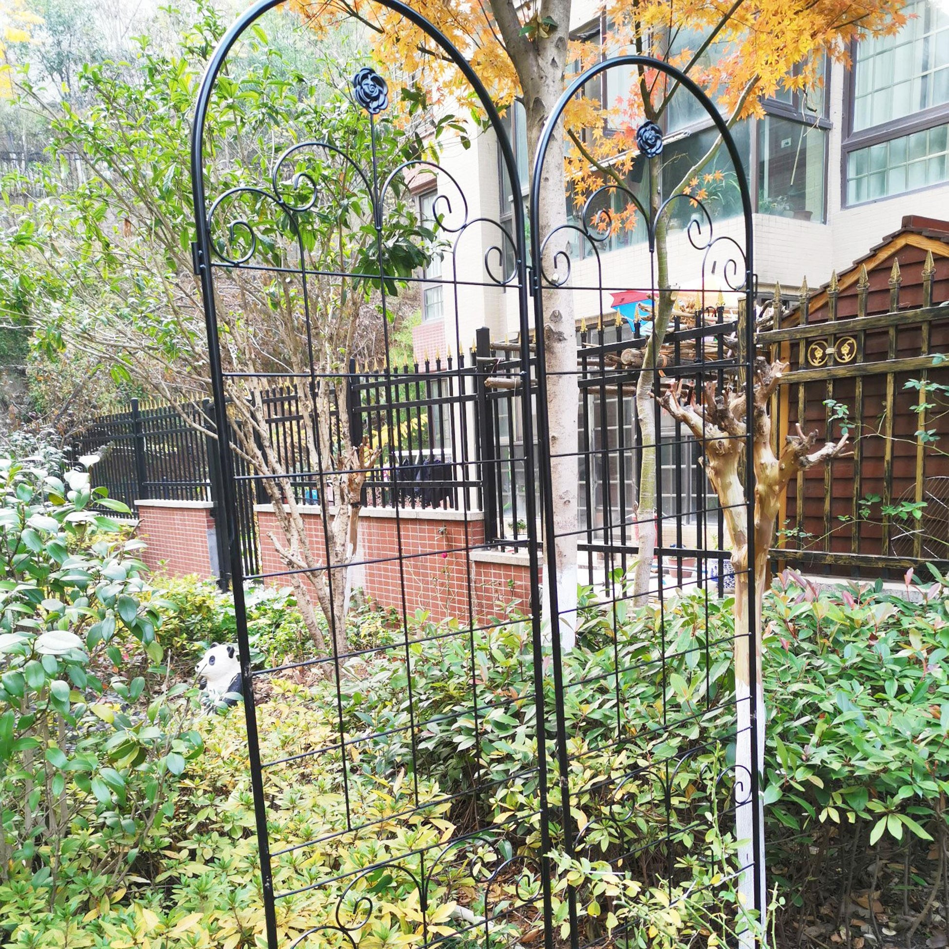 Stunning Elegant Metal Garden Trellis for Beautiful Climbing Plants