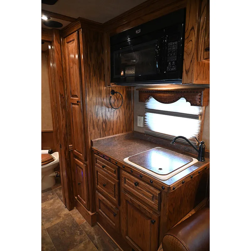 2013 Platinum 3 Horse Trailer 19' Outlaw Living Quarter