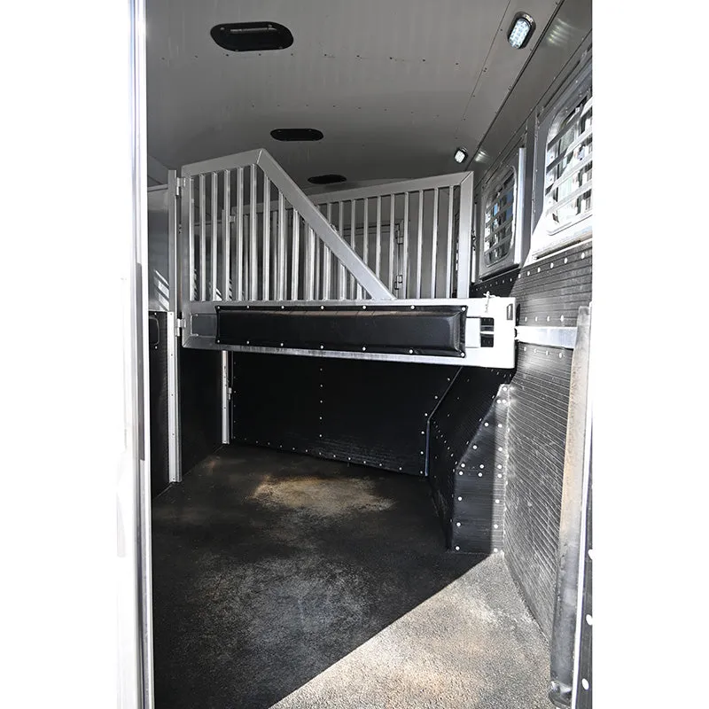 2013 Platinum 3 Horse Trailer 19' Outlaw Living Quarter