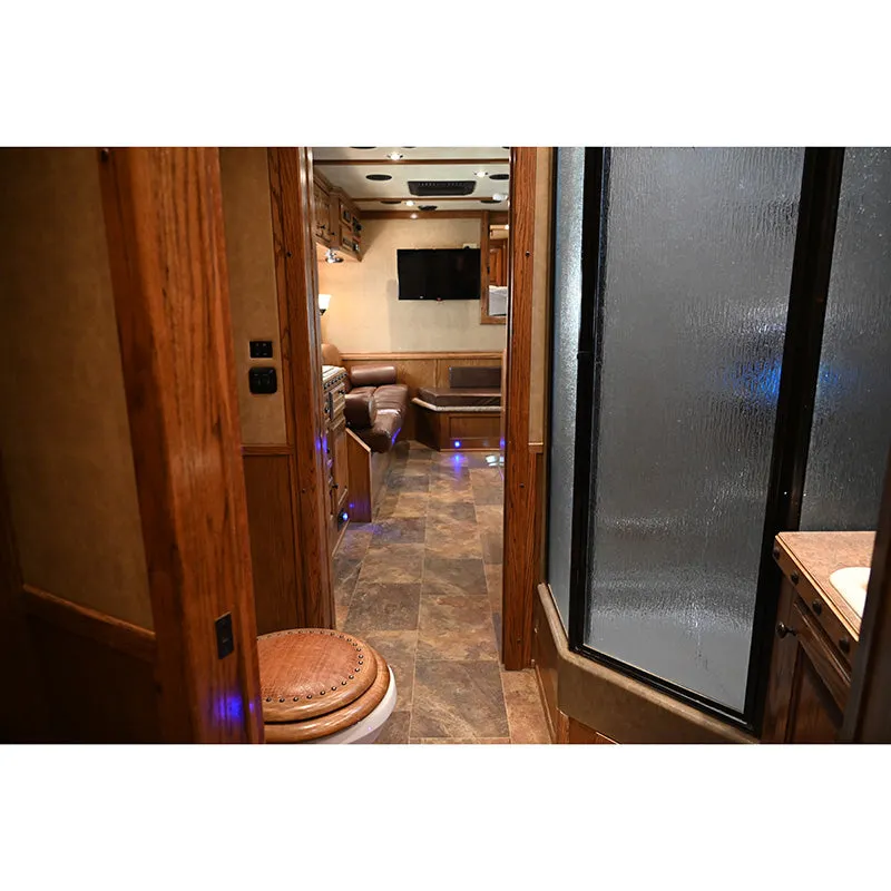 2013 Platinum 3 Horse Trailer 19' Outlaw Living Quarter